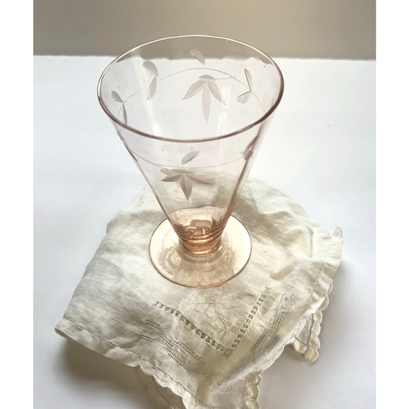 Pink Depression Glass Cone Footed Tumbler Etched Vine Design Thin Glass 1930 - Picture 2 of 7